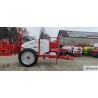 Opryskiwacz polowy przyczepiany ciągany hydraulicznie składany