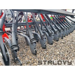 Siewnik zbożowy stopkowy