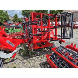 Agregat uprawowy hydraulicznie składany